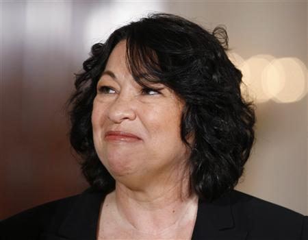Senado confirma a Sotomayor como magistrada del Tribunal Supremo Senado confirma a Sotomayor como magistrada del Tribunal Supremo