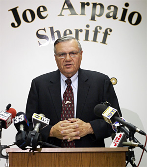 Gobierno federal retira atribuciones migratorias a alguacil Arpaio Gobierno federal retira atribuciones migratorias a alguacil Arpaio