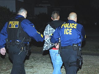 Protestan contra centro detenciones del ICE y cooperación con alguacil Arpaio Protestan contra centro detenciones del ICE y cooperación con alguacil Arpaio