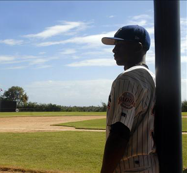 Phoenix recibe a jóvenes ecuatorianos para cursos de béisbol de las Grandes Ligas Phoenix recibe a jóvenes ecuatorianos para cursos de béisbol de las Grandes Ligas