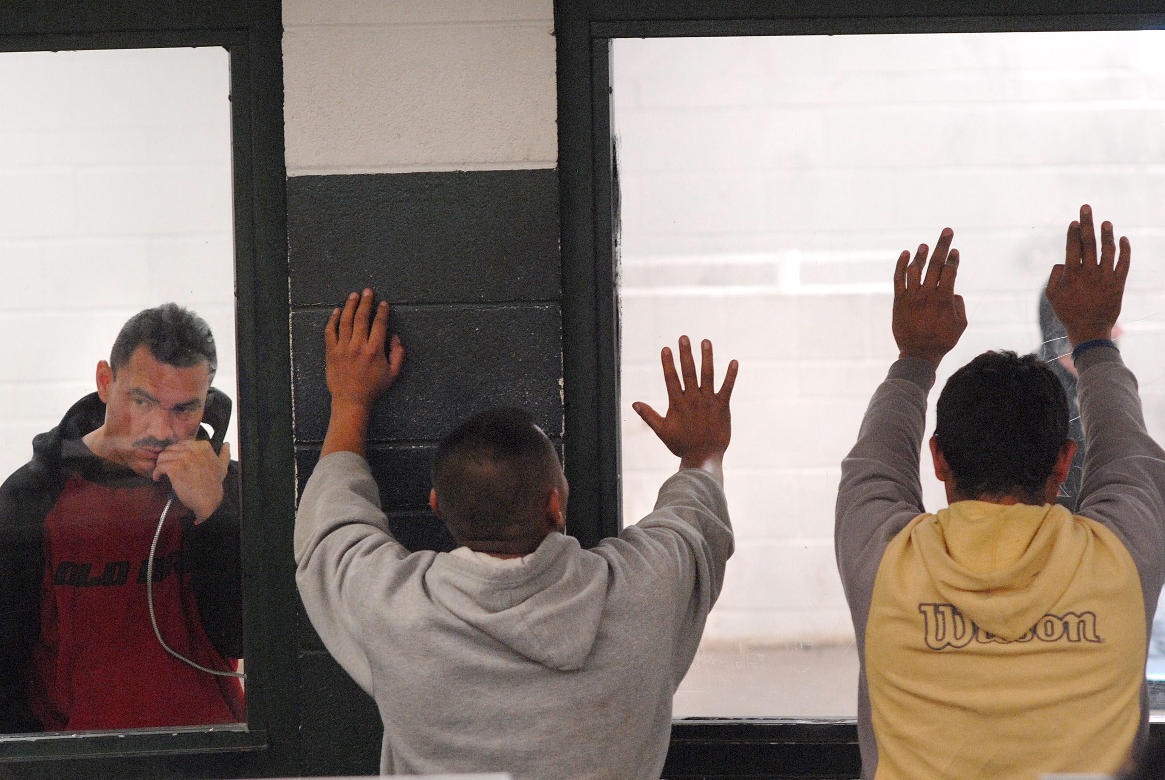 Denuncian la persistencia de fallos en los centros de detención en Arizona Denuncian la persistencia de fallos en los centros de detención en Arizona
