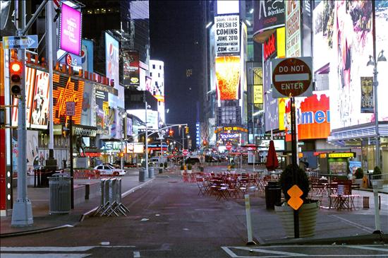 La policía investiga quién puso un coche bomba en Times Square La policía investiga quién puso un coche bomba en Times Square