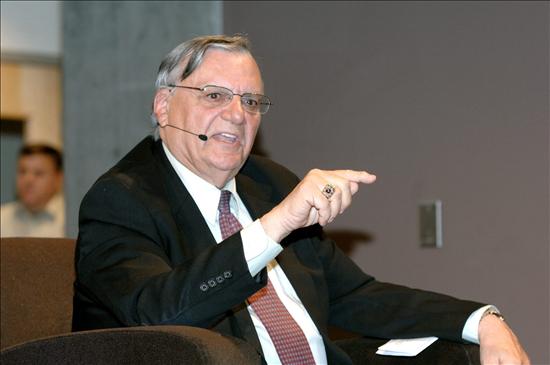 El alguacil Joe Arpaio mostrará en internet sus operativos contra los inmigrantes El alguacil Joe Arpaio mostrará en internet sus operativos contra los inmigrantes
