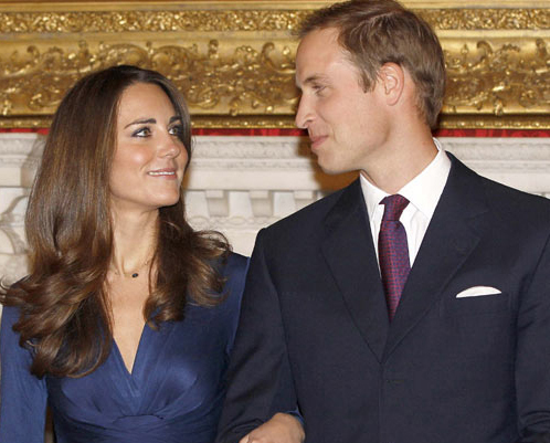 Guillermo de Inglaterra y Kate Middleton posan juntos tras el anuncio de su compromiso Guillermo de Inglaterra y Kate Middleton posan juntos tras el anuncio de su compromiso