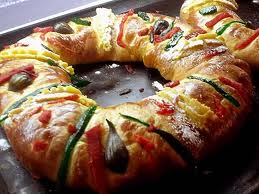 Hispanos mantienen la tradición de compartir la Rosca de Reyes en EE.UU Hispanos mantienen la tradición de compartir la Rosca de Reyes en EE.UU