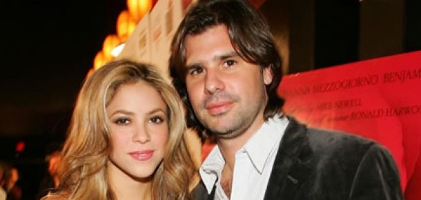 Shakira y Antonio de la Rúa ponen fin a su relación sentimental Shakira y Antonio de la Rúa ponen fin a su relación sentimental