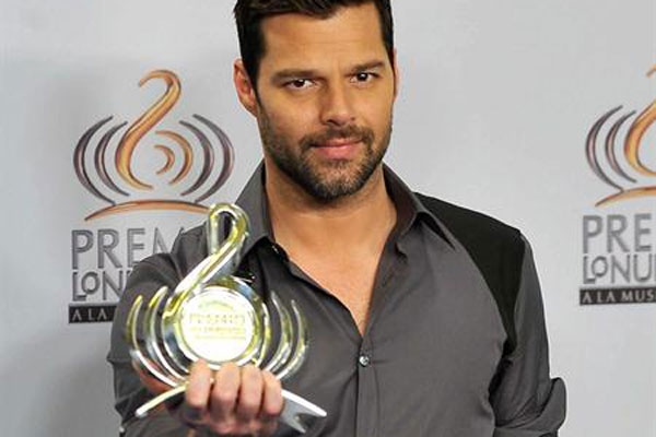 Ricky Martin recibe galardón Icono Mundial en Premio Lo Nuestro Ricky Martin recibe galardón Icono Mundial en Premio Lo Nuestro