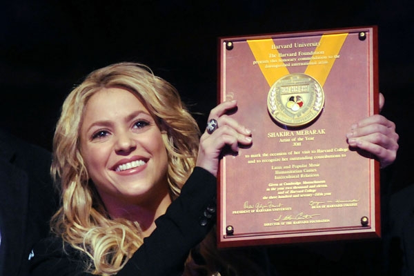 Shakira es reconocida como la artista del año por la Fundación Harvard