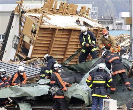 Ascienden a 1.833 muertos y a 2.369 desaparecidos por el sismo