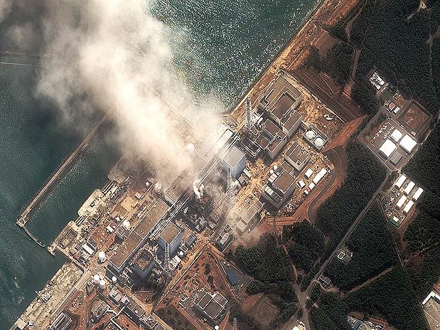 Evacuan otras 28.000 personas cerca de central de Fukushima