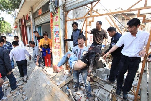 Sismo sacude suroeste de China; 22 muertos y más de 200 heridos