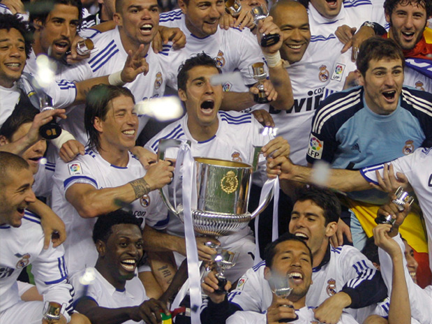 Madrid se alza con la Copa del Rey por encima del Barcelona Madrid se alza con la Copa del Rey por encima del Barcelona