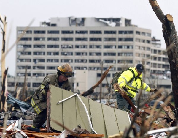 Confirman 117 muertos por devastador tornado en Missouri Confirman 117 muertos por devastador tornado en Missouri