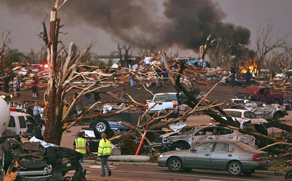 Tornados golpean en el centro de EEUU Tornados golpean en el centro de EEUU