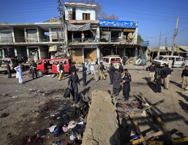 Talibanes se adjudican atentado en Pakistán para vengar a Bin Laden Talibanes se adjudican atentado en Pakistán para vengar a Bin Laden