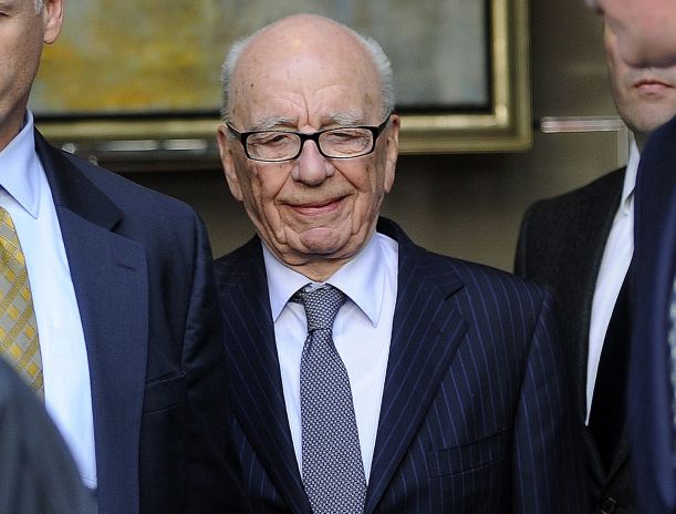 Escándalo de piratas telefónicos llega al Parlamento, que oirá a Murdoch y Cameron Escándalo de piratas telefónicos llega al Parlamento, que oirá a Murdoch y Cameron
