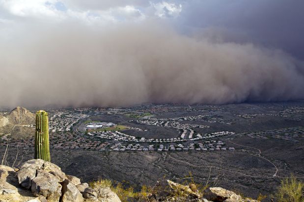 Enorme tormenta de arena azota al área de Phoenix nuevamente Enorme tormenta de arena azota al área de Phoenix nuevamente