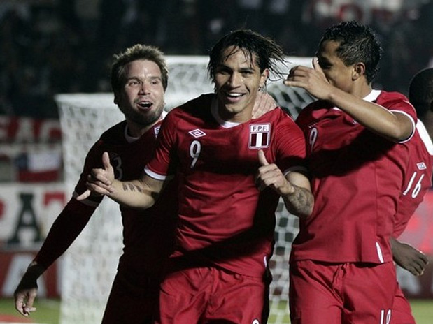 Uruguay y Chile juegan por la punta del Grupo C Uruguay y Chile juegan por la punta del Grupo C