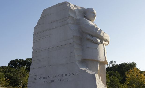 El monumento a Luther King transmite en piedra y agua su mensaje de esperanza El monumento a Luther King transmite en piedra y agua su mensaje de esperanza