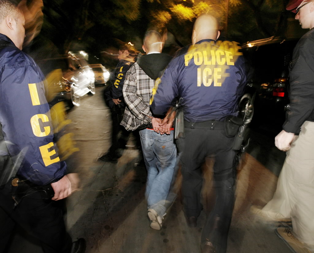 Anuncio sobre posible suspensión de deportaciones reanima debate migratorio Anuncio sobre posible suspensión de deportaciones reanima debate migratorio