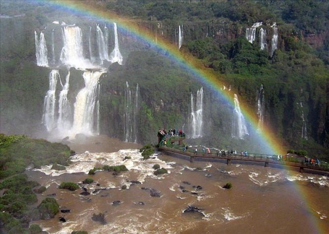 Las Cataratas de Iguazu y el Amazonas, elegidas maravillas de la naturaleza Las Cataratas de Iguazu y el Amazonas, elegidas maravillas de la naturaleza