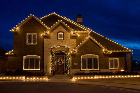Tome las precauciones adecuadas al colocar sus luces navideñas Tome las precauciones adecuadas al colocar sus luces navideñas
