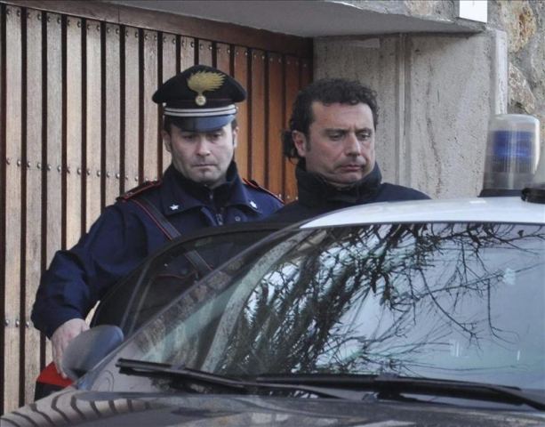 Costa Cruceros suspende al capitán del crucero, acompañado en el naufragio por una misteriosa joven Costa Cruceros suspende al capitán del crucero, acompañado en el naufragio por una misteriosa joven