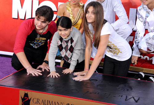 Los hijos de Michael Jackson inmortalizan a su padre en Hollywood Los hijos de Michael Jackson inmortalizan a su padre en Hollywood