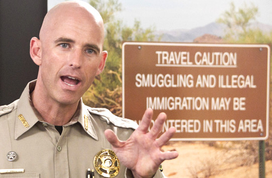 Sheriff de Arizona que busca candidatura reconoce que es gay Sheriff de Arizona que busca candidatura reconoce que es gay