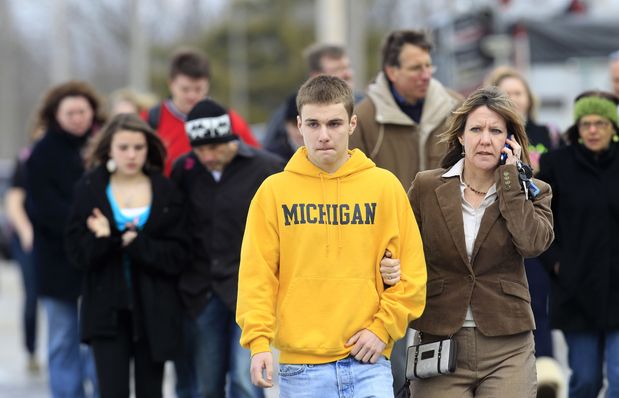 Muere un segundo estudiante tras el tiroteo en una escuela secundaria de Ohio Muere un segundo estudiante tras el tiroteo en una escuela secundaria de Ohio