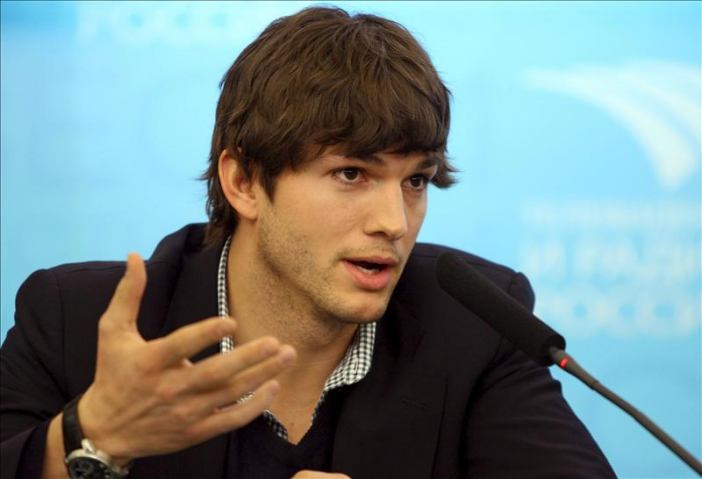 Ashton Kutcher viajará al espacio con Virgin Galactic Ashton Kutcher viajará al espacio con Virgin Galactic