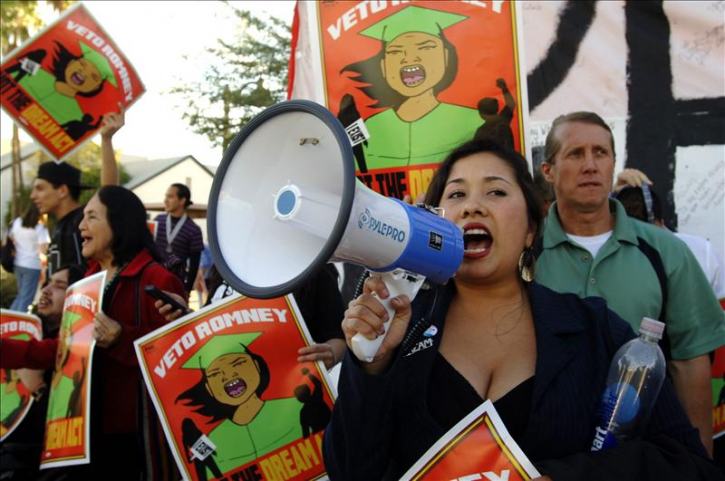Activista pro inmigrantes galardonada lucha contra ley de Arizona Activista pro inmigrantes galardonada lucha contra ley de Arizona