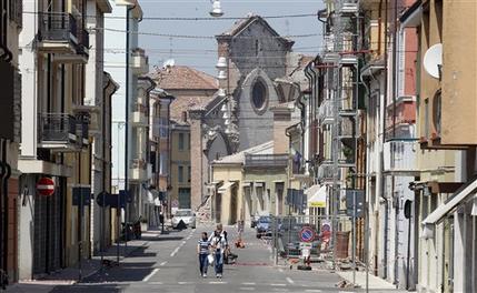 Sismo de 5,8 grados causa muertes en el norte de Italia Sismo de 5,8 grados causa muertes en el norte de Italia