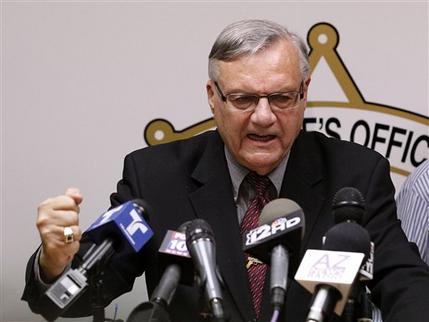 Joe Arpaio sigue desafiante frente a demanda federal