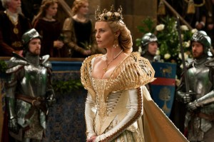 Snow-White-Huntsman
