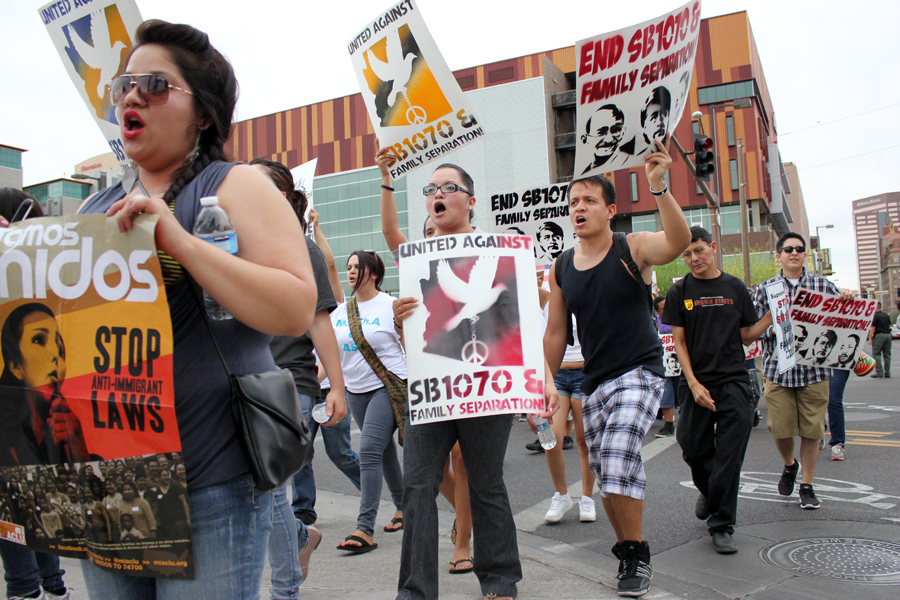 El Supremo anula buena parte de la SB1070, pero mantiene la presión sobre los ilegales El Supremo anula buena parte de la SB1070, pero mantiene la presión sobre los ilegales