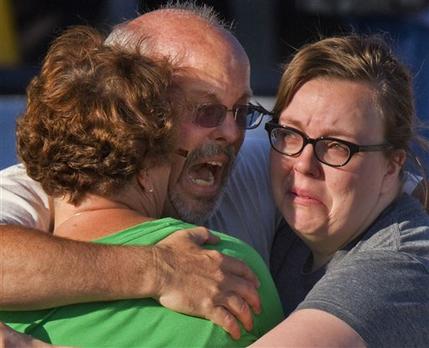 Tiroteo en cine en Colorado deja 12 muertos, 59 heridos, 11 continúan en condición critica