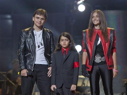 Hermanos cuestionan a albaceas de testamento de Michael Jackson Hermanos cuestionan a albaceas de testamento de Michael Jackson