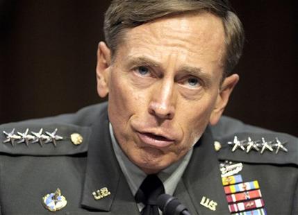 Petraeus respoderá al congreso sobre Bengasi