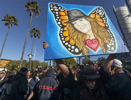 Jenni Rivera es celebrada en homenaje póstumo Jenni Rivera es celebrada en homenaje póstumo
