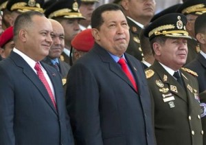 Chávez sigue su proceso de recuperación en La Habana y se espera que retorne a Venezuela en los próximos días, afirmó el lunes uno de sus cinco hermanos. (AP foto/Ariana Cubillos, Archivo)