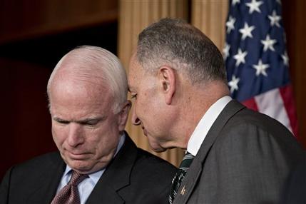 McCain: Fracaso migratorio costaría a republicanos