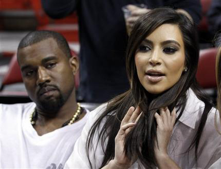 Kanye West y Kim Kardashian esperan su primer hijo Kanye West y Kim Kardashian esperan su primer hijo