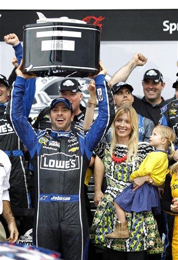 Johnson gana Las Daytona 500; Patrick quedó octava Johnson gana Las Daytona 500; Patrick quedó octava