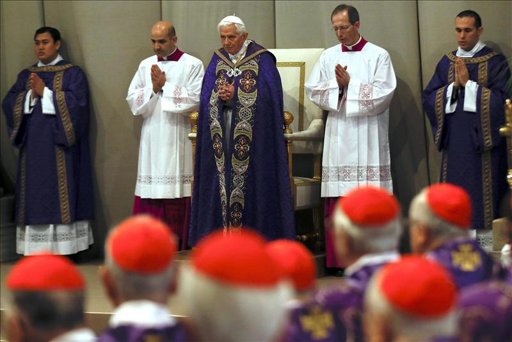 El papa se despide de los obispos y sacerdotes de su diócesis, Roma El papa se despide de los obispos y sacerdotes de su diócesis, Roma