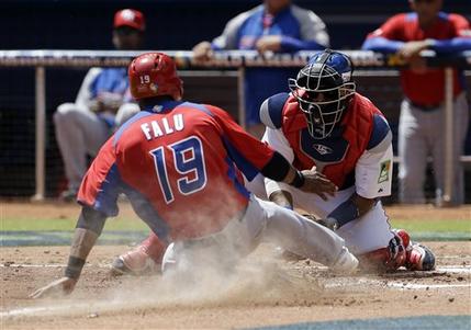 Clássico: Dominicana gana a Puerto Rico y jugará con Holanda Clássico: Dominicana gana a Puerto Rico y jugará con Holanda