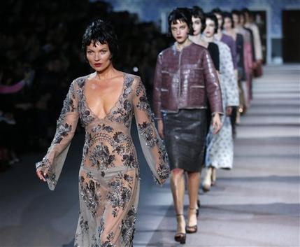 Louis Vuitton presenta su colección en París Louis Vuitton presenta su colección en París