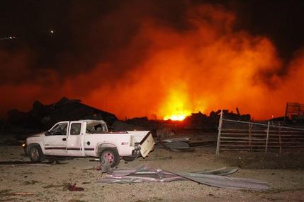 Hasta 15 personas muertas y aproximadamente 160 herido en explosión en Texas Hasta 15 personas muertas y aproximadamente 160 herido en explosión en Texas