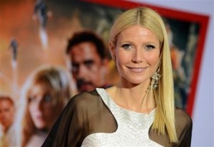 Gwyneth Paltrow llega al estreno mundial de "Iron Man 3", en el Teatro El Capitán en Los Angeles, el miércoles 24 de abril del 2013. (Foto por Jordan Strauss/Invision/AP)