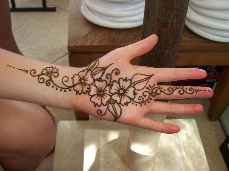 Los tatuajes temporales pueden ponerle en riesgo Los tatuajes temporales pueden ponerle en riesgo